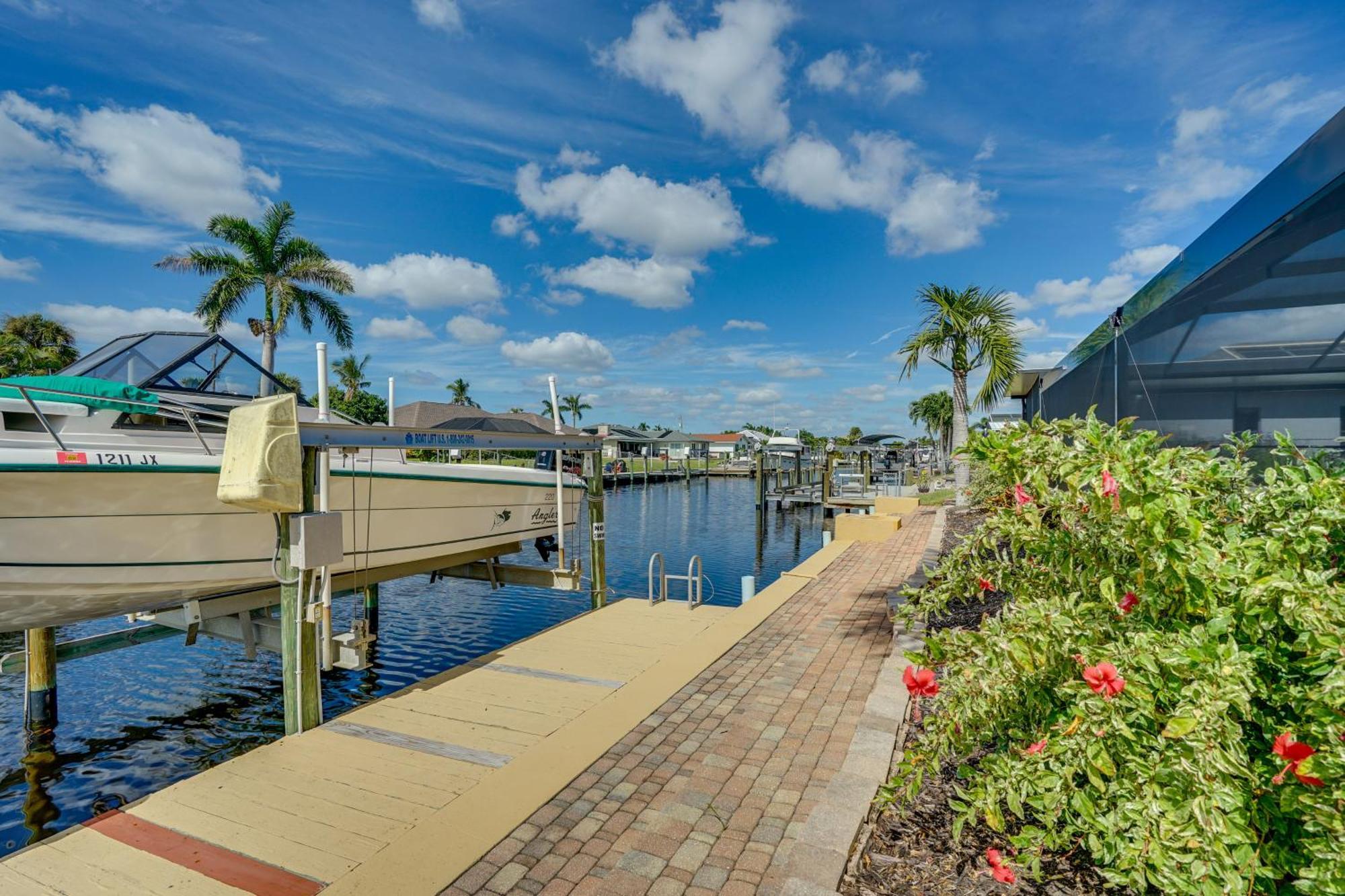 Beachy Cape Coral Home - Swim, Fish, Boat! Exterior foto